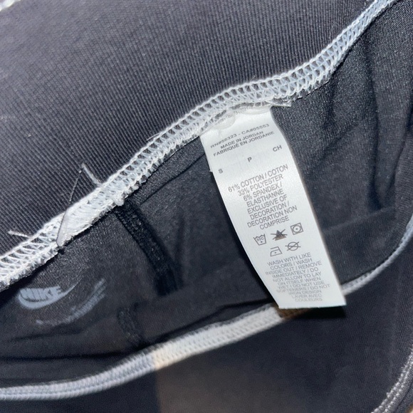Nike leggings - Picture 2 of 2